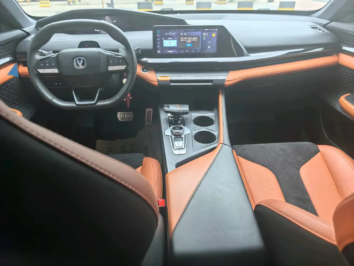 2024 ChangAn UNI-V 1.5T 188HP L4 7DCT,autocango,china used car exporter,china ev exporter,chinese used car exporter,chinese used ev exporter