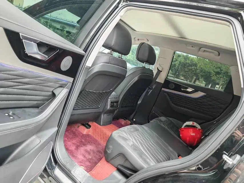 2022 HongQi HS5 2.0T 224HP L4 6AT,autocango,china used car exporter,china ev exporter,chinese used car exporter,chinese used ev exporter