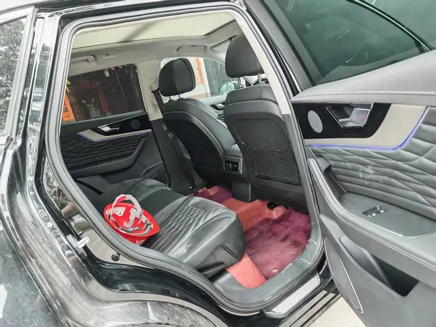 2022 HongQi HS5 2.0T 224HP L4 6AT,autocango,china used car exporter,china ev exporter,chinese used car exporter,chinese used ev exporter