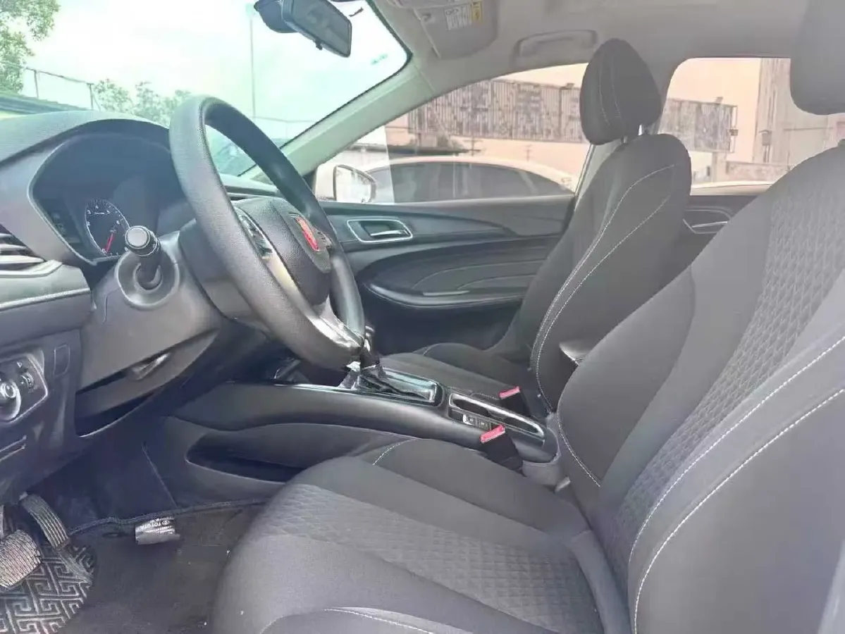 2019 Roewe i5 1.5L 120HP L4 CVT,autocango,china used car exporter,china ev exporter,chinese used car exporter,chinese used ev exporter