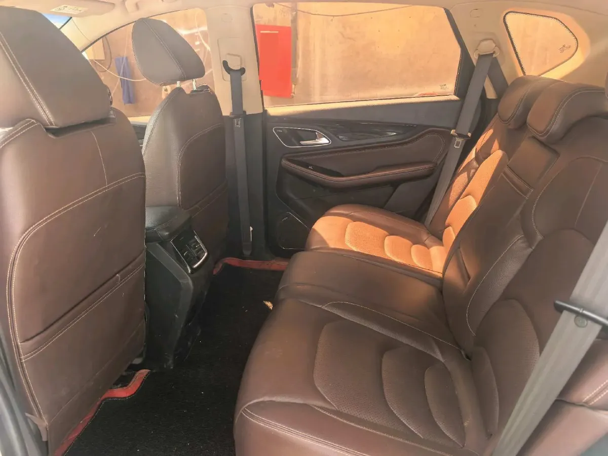 2017 BaoJun 560 1.5T 150HP L4 6DCT,autocango,china used car exporter,china ev exporter,chinese used car exporter,chinese used ev exporter