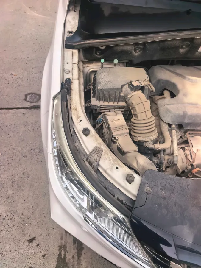 2017 BaoJun 560 1.5T 150HP L4 6DCT,autocango,china used car exporter,china ev exporter,chinese used car exporter,chinese used ev exporter