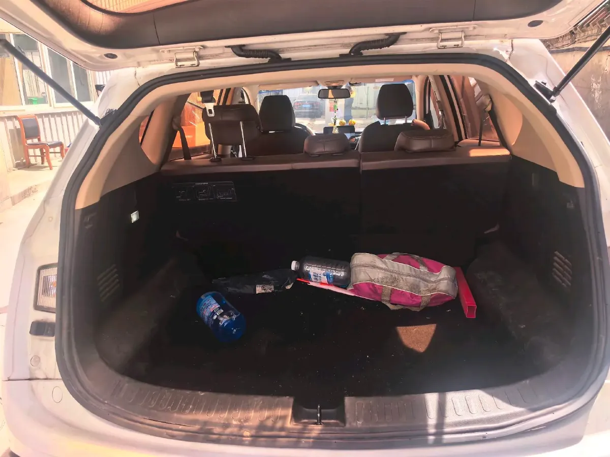 2017 BaoJun 560 1.5T 150HP L4 6DCT,autocango,china used car exporter,china ev exporter,chinese used car exporter,chinese used ev exporter