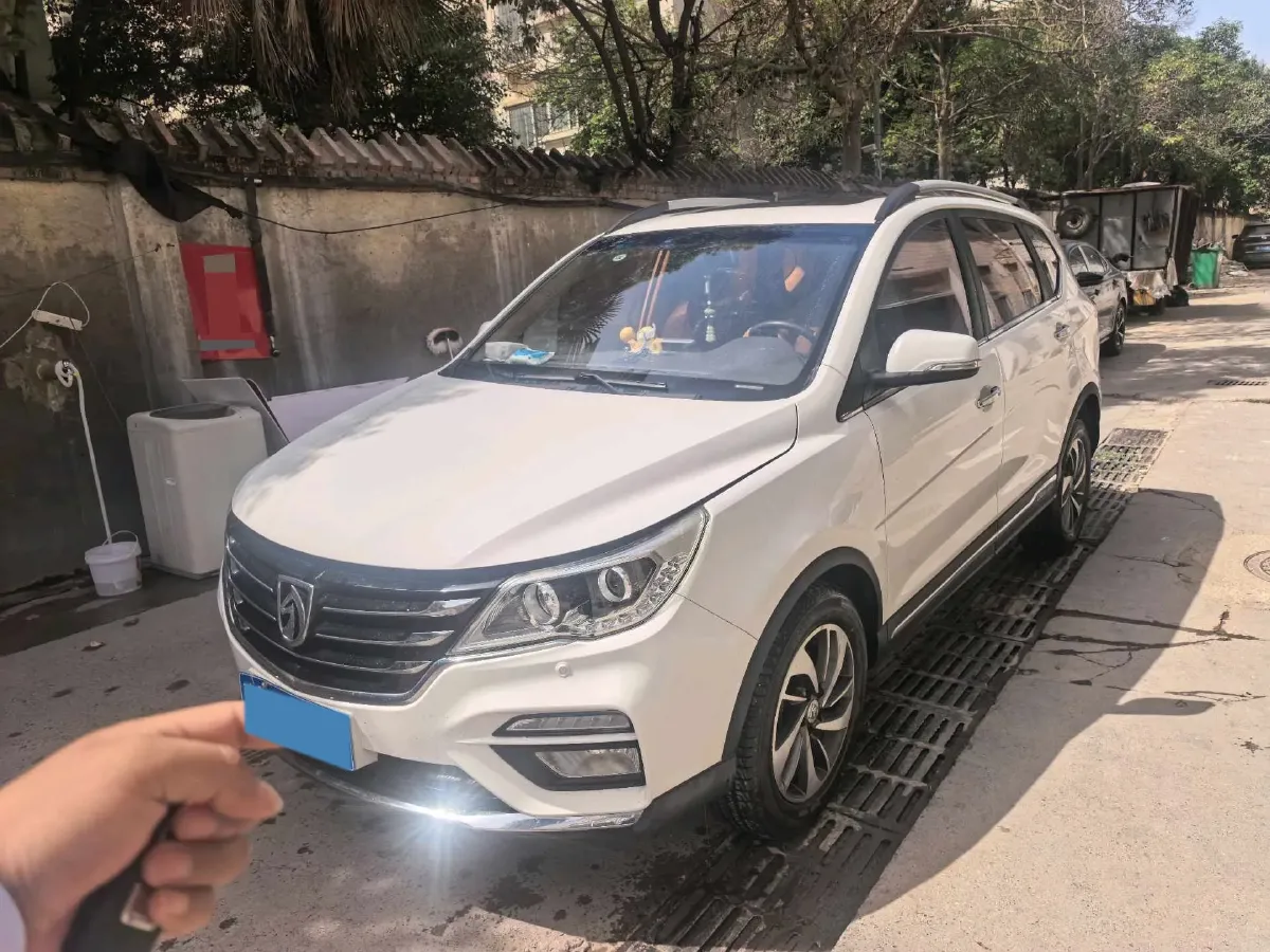 2017 BaoJun 560 1.5T 150HP L4 6DCT,autocango,china used car exporter,china ev exporter,chinese used car exporter,chinese used ev exporter