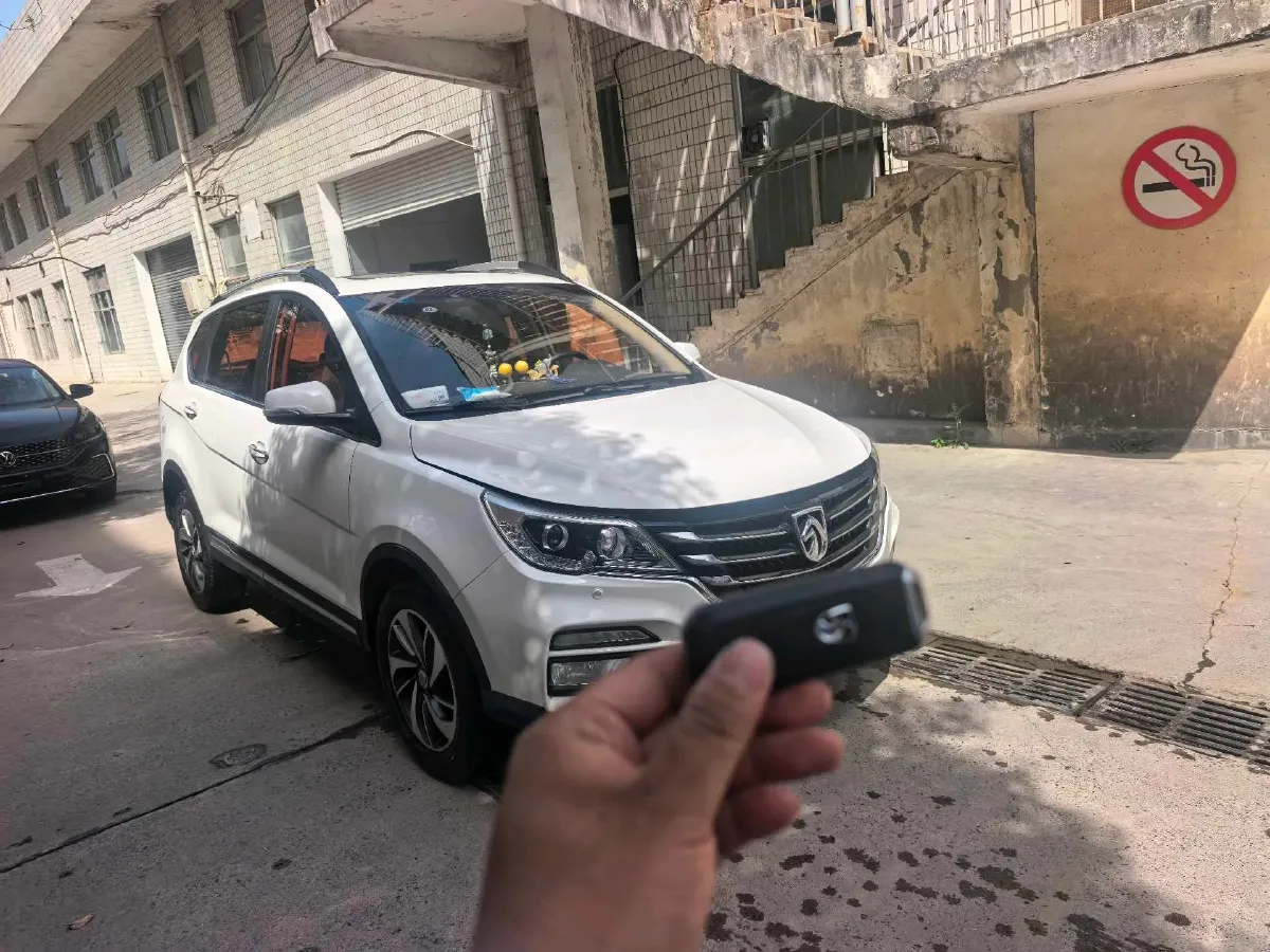 2017 BaoJun 560 1.5T 150HP L4 6DCT,autocango,china used car exporter,china ev exporter,chinese used car exporter,chinese used ev exporter