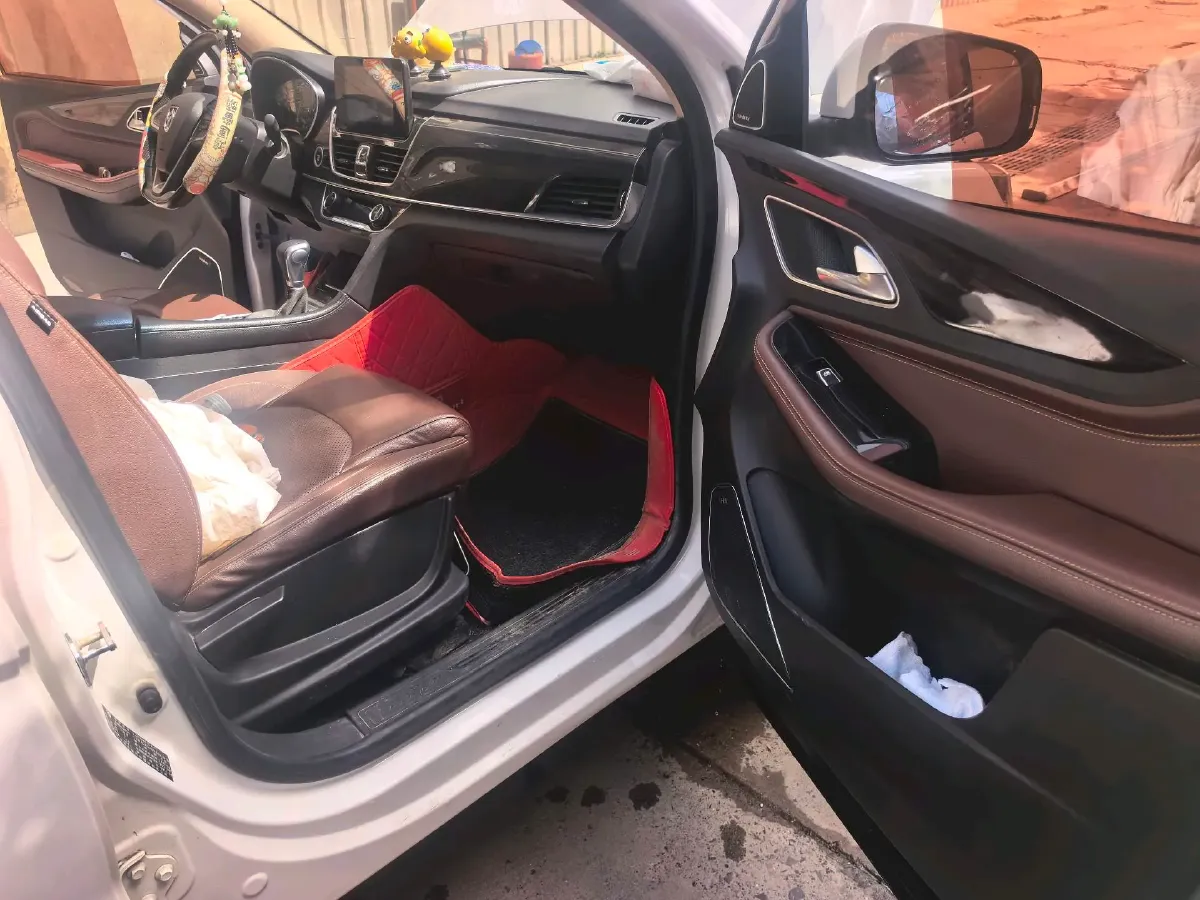 2017 BaoJun 560 1.5T 150HP L4 6DCT,autocango,china used car exporter,china ev exporter,chinese used car exporter,chinese used ev exporter