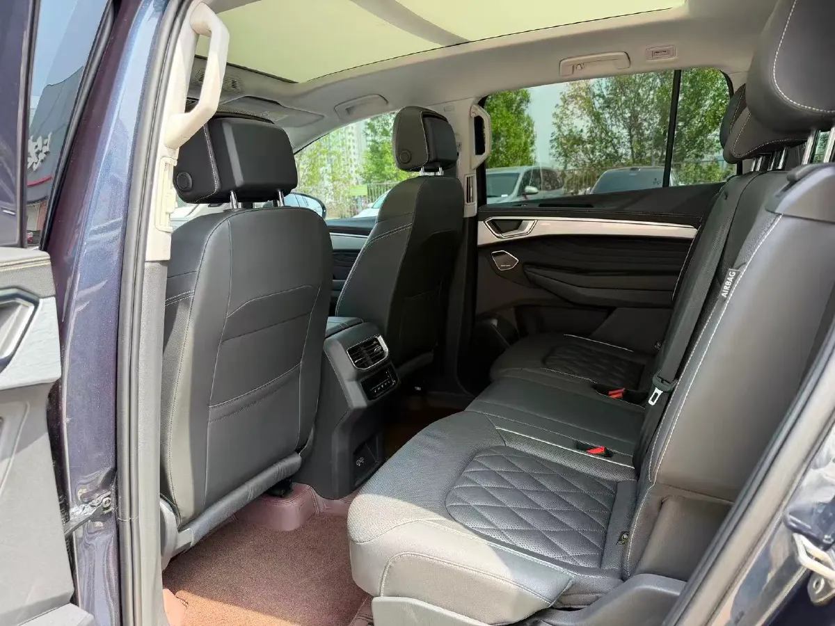 2024 Volkswagen Talagon 2.5T 299HP V6 7DCT,autocango,china used car exporter,china ev exporter,chinese used car exporter,chinese used ev exporter