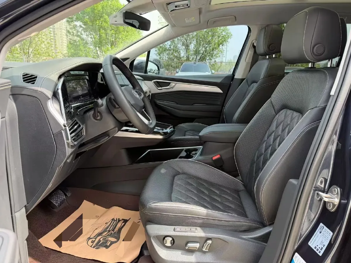 2024 Volkswagen Talagon 2.5T 299HP V6 7DCT,autocango,china used car exporter,china ev exporter,chinese used car exporter,chinese used ev exporter