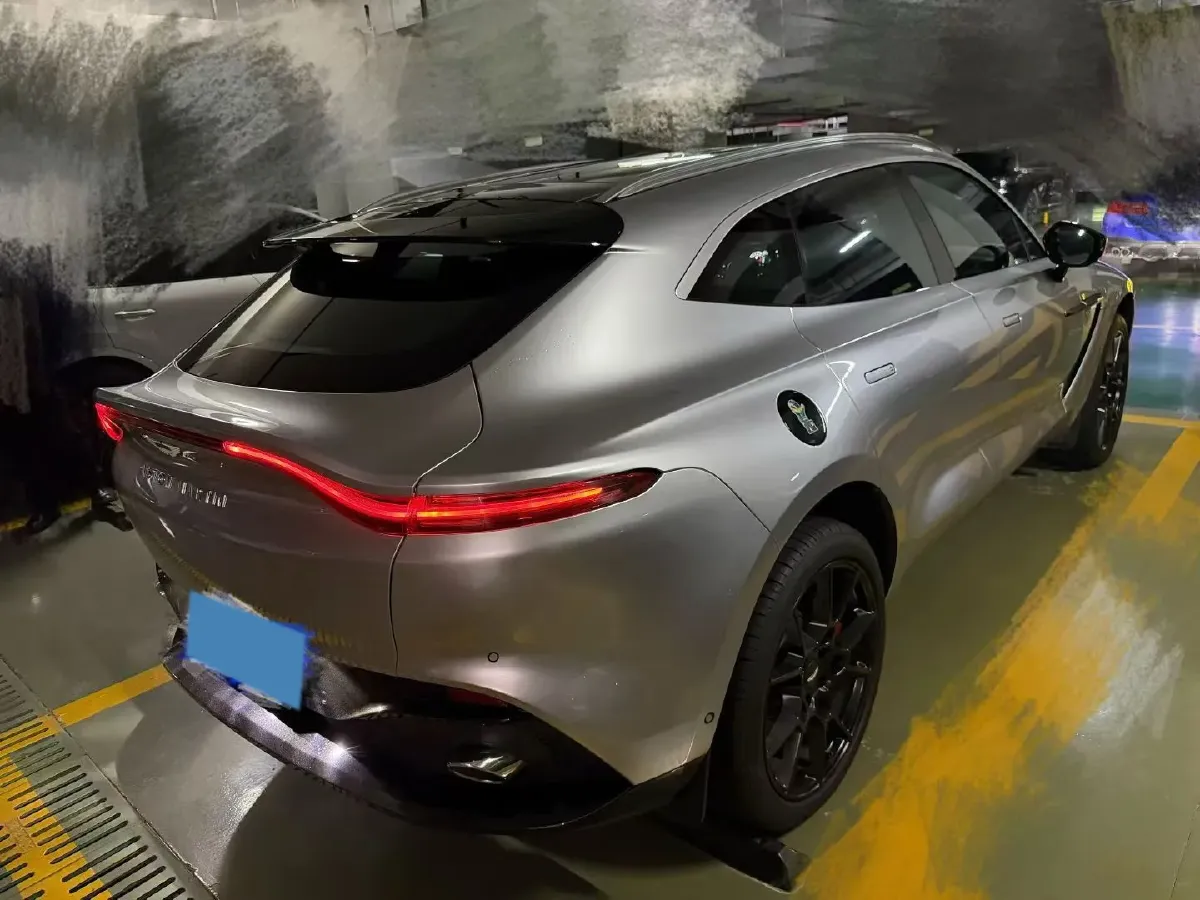 2022 Aston Martin DBX 3.0T 435HP L6 9AT,autocango,china used car exporter,china ev exporter,chinese used car exporter,chinese used ev exporter