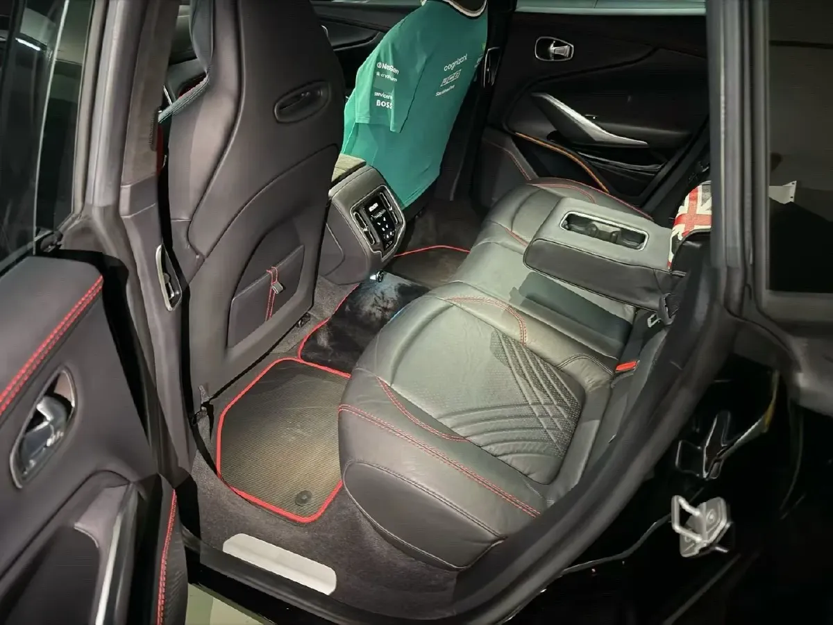 2022 Aston Martin DBX 3.0T 435HP L6 9AT,autocango,china used car exporter,china ev exporter,chinese used car exporter,chinese used ev exporter