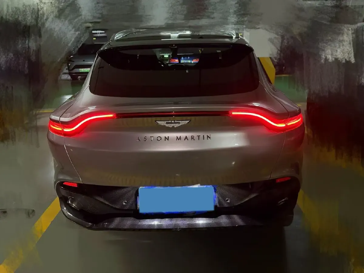 2022 Aston Martin DBX 3.0T 435HP L6 9AT,autocango,china used car exporter,china ev exporter,chinese used car exporter,chinese used ev exporter