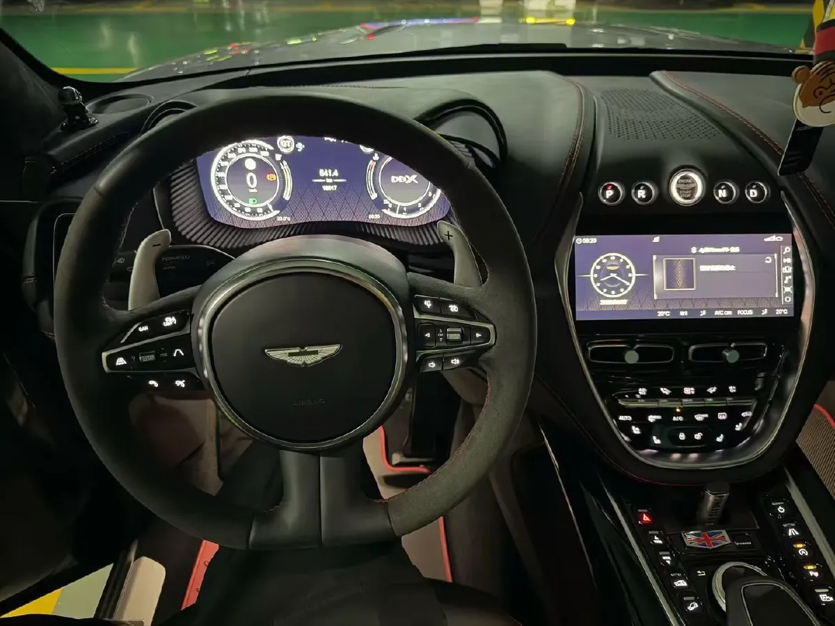 2022 Aston Martin DBX 3.0T 435HP L6 9AT,autocango,china used car exporter,china ev exporter,chinese used car exporter,chinese used ev exporter