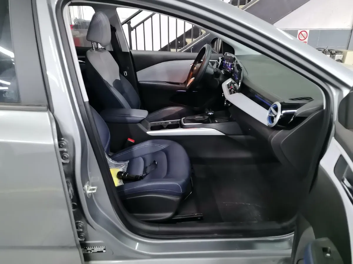 2023 Chevrolet Monza 1.5L 113HP L4 6DCT,autocango,china used car exporter,china ev exporter,chinese used car exporter,chinese used ev exporter