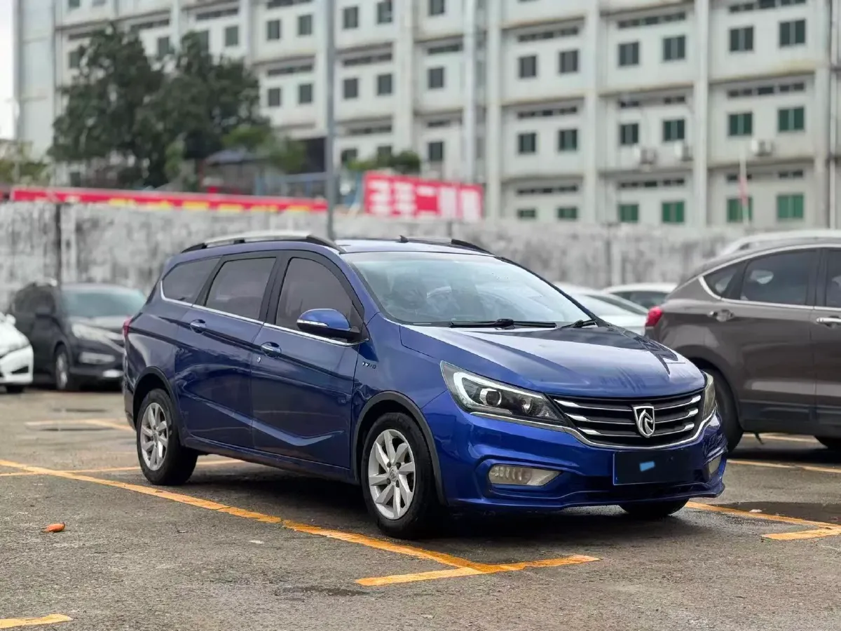 2017 BaoJun 310W 1.5L 112HP L4 6MT,autocango,china used car exporter,china ev exporter,chinese used car exporter,chinese used ev exporter