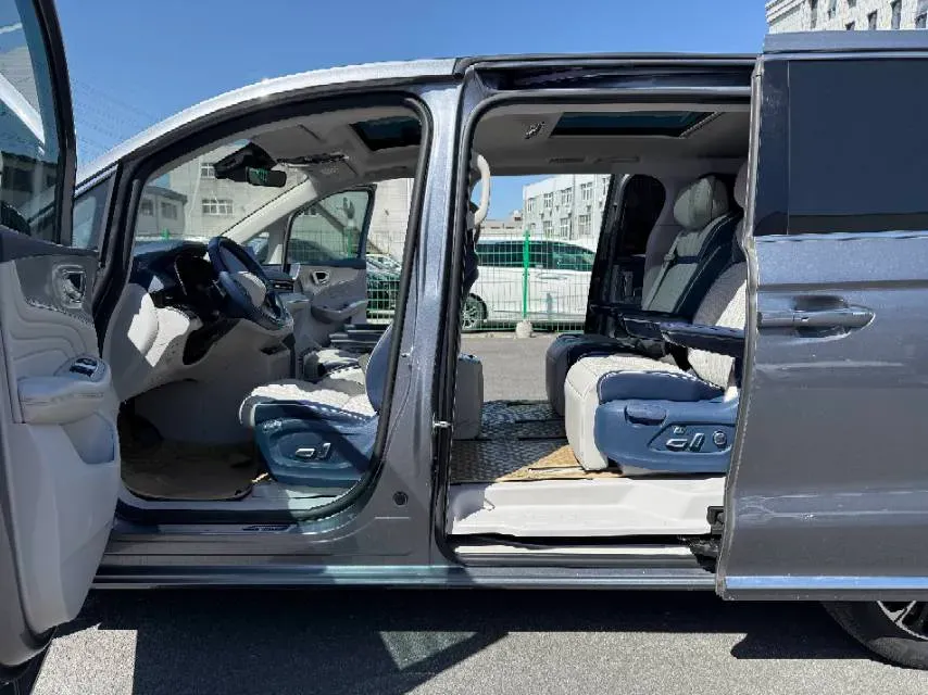 2021 Roewe iMAX8 2.0T 234HP L4 8AT,autocango,china used car exporter,china ev exporter,chinese used car exporter,chinese used ev exporter