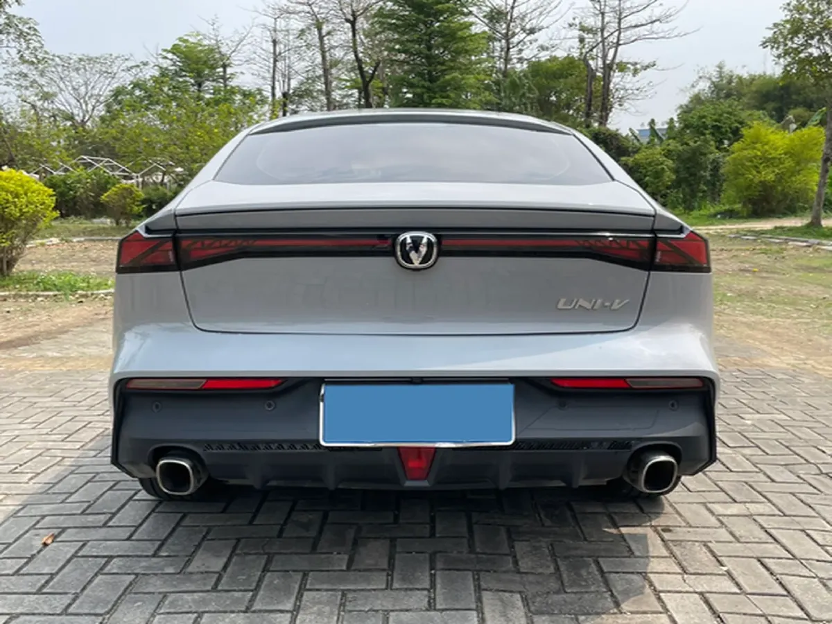 2022 ChangAn UNI-V 1.5T 188HP L4 7DCT,autocango,china used car exporter,china ev exporter,chinese used car exporter,chinese used ev exporter