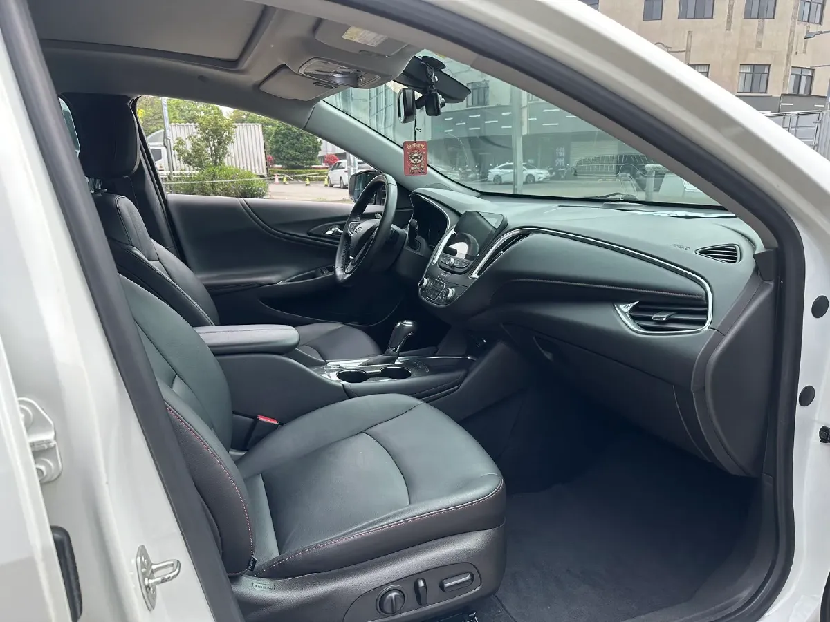 2019 Chevrolet Malibu XL 2.0T 241HP L4 9AT,autocango,china used car exporter,china ev exporter,chinese used car exporter,chinese used ev exporter