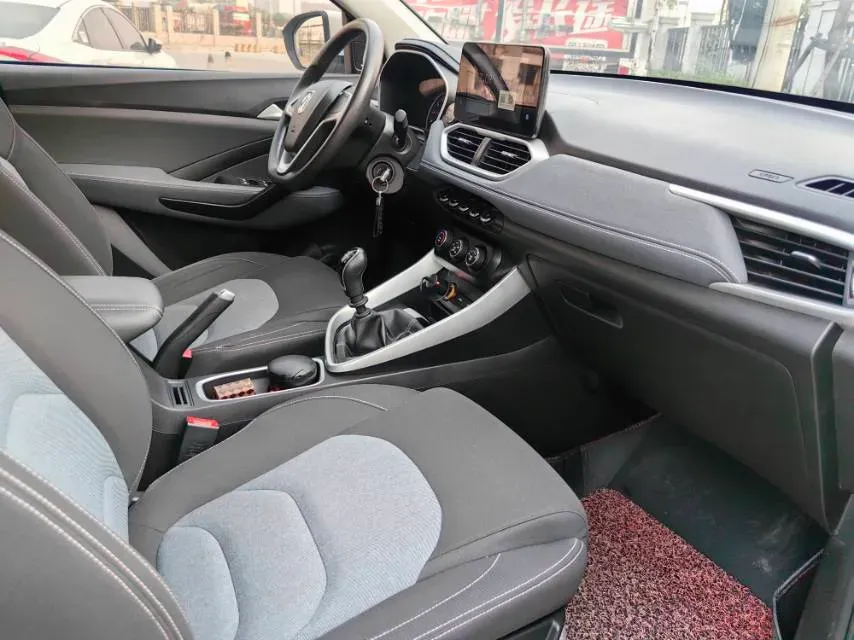 2019 BaoJun 530 1.5T 150HP L4 6MT,autocango,china used car exporter,china ev exporter,chinese used car exporter,chinese used ev exporter