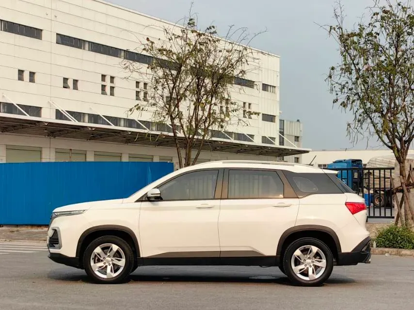 2019 BaoJun 530 1.5T 150HP L4 6MT,autocango,china used car exporter,china ev exporter,chinese used car exporter,chinese used ev exporter