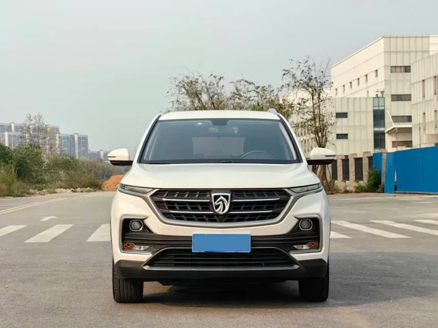 2019 BaoJun 530 1.5T 150HP L4 6MT,autocango,china used car exporter,china ev exporter,chinese used car exporter,chinese used ev exporter