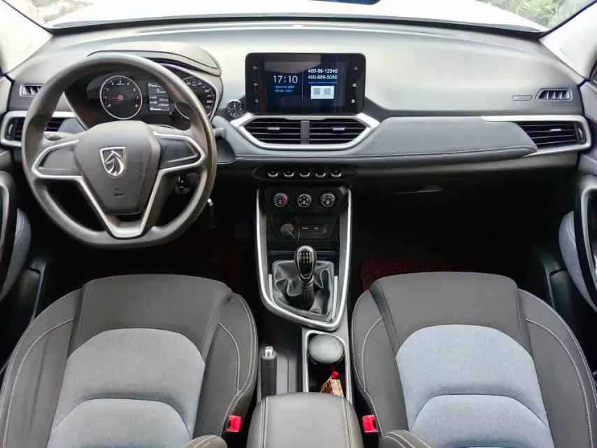 2019 BaoJun 530 1.5T 150HP L4 6MT,autocango,china used car exporter,china ev exporter,chinese used car exporter,chinese used ev exporter