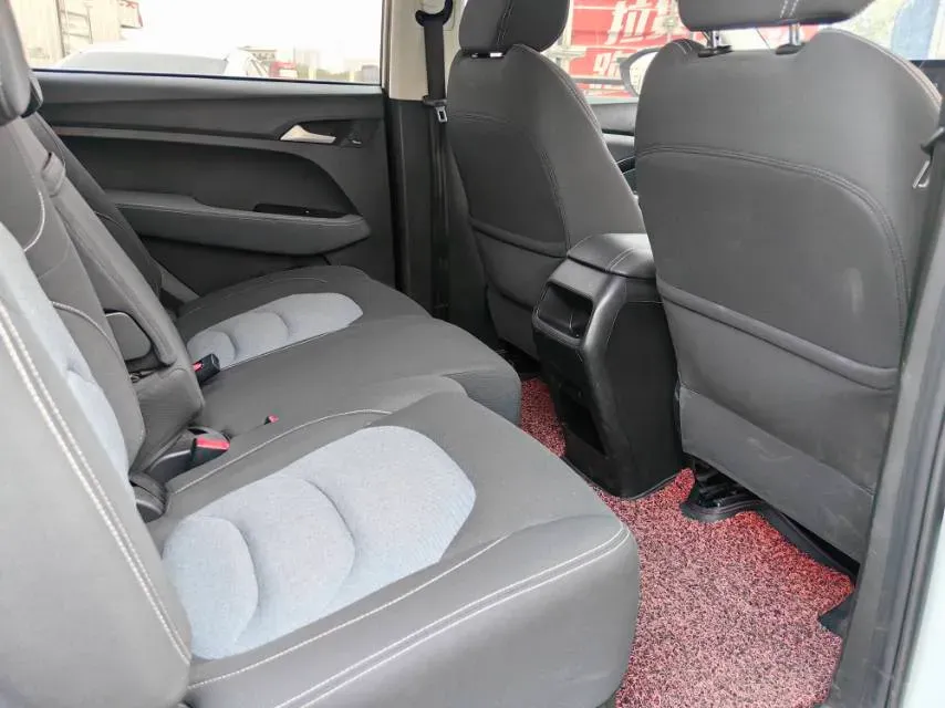 2019 BaoJun 530 1.5T 150HP L4 6MT,autocango,china used car exporter,china ev exporter,chinese used car exporter,chinese used ev exporter