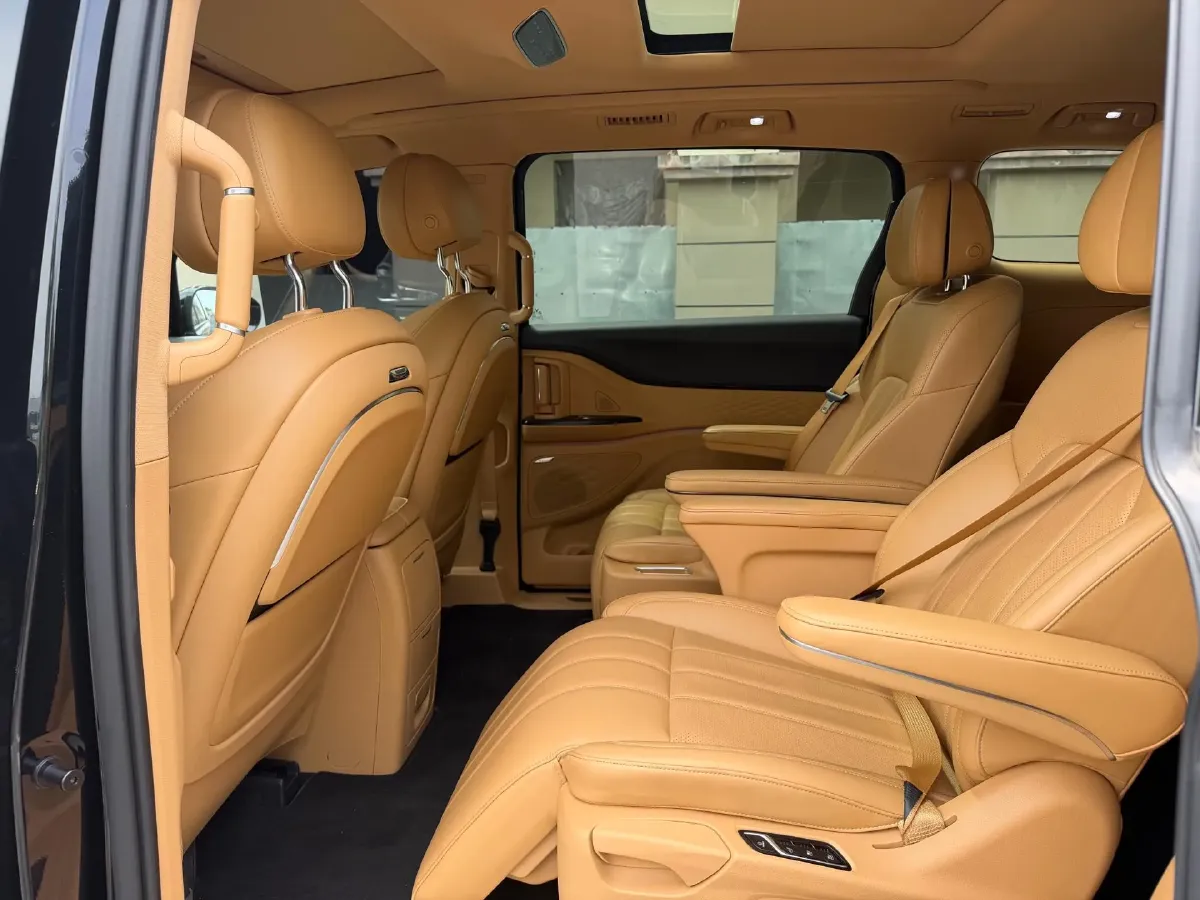 2022 Voyah Dream 1.5T 136HP L4 PHEV 25.57KWH,autocango,china used car exporter,china ev exporter,chinese used car exporter,chinese used ev exporter