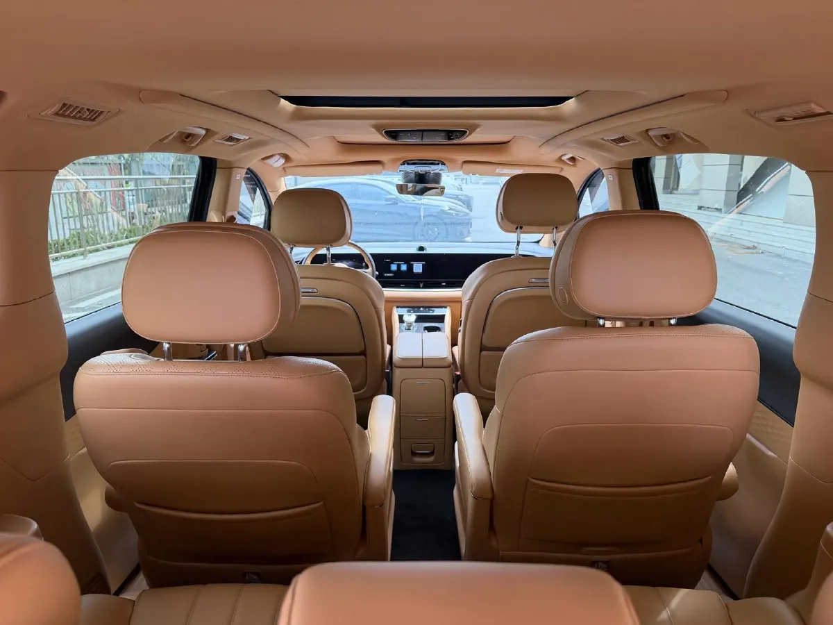 2022 Voyah Dream 1.5T 136HP L4 PHEV 25.57KWH,autocango,china used car exporter,china ev exporter,chinese used car exporter,chinese used ev exporter