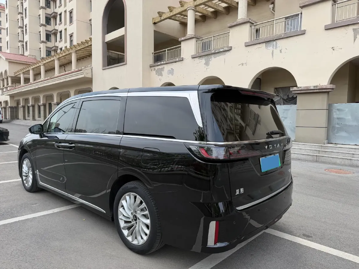 2022 Voyah Dream 1.5T 136HP L4 PHEV 25.57KWH,autocango,china used car exporter,china ev exporter,chinese used car exporter,chinese used ev exporter