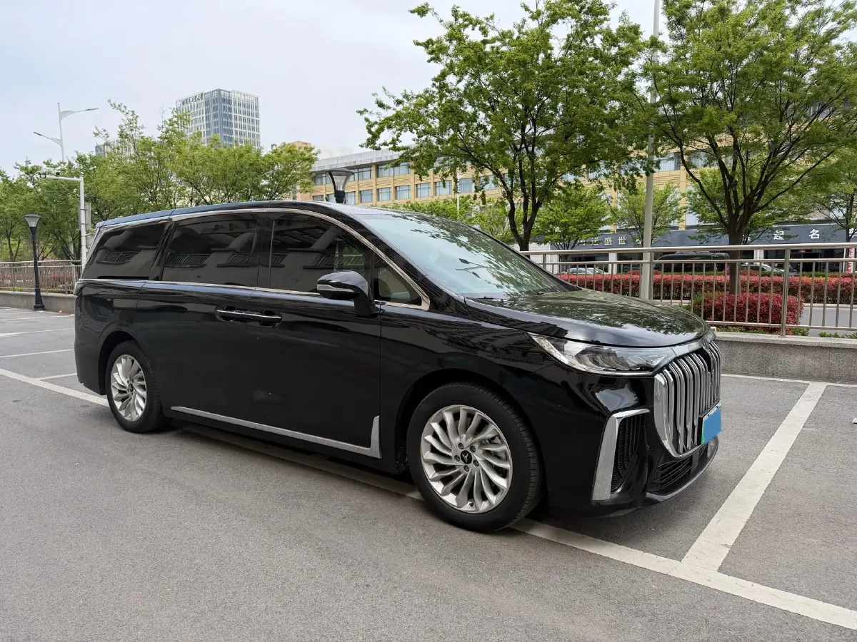 2022 Voyah Dream 1.5T 136HP L4 PHEV 25.57KWH,autocango,china used car exporter,china ev exporter,chinese used car exporter,chinese used ev exporter