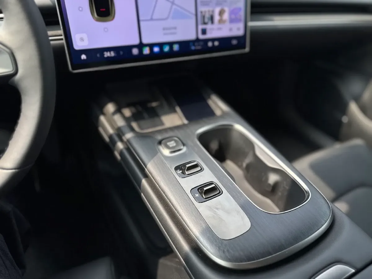 2024 MI SU7 BEV 73.6KWH,autocango,china used car exporter,china ev exporter,chinese used car exporter,chinese used ev exporter