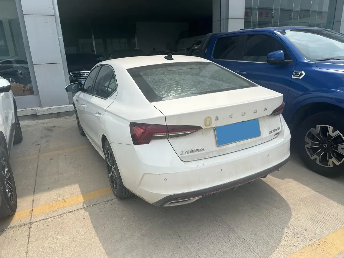 2021 Skoda Octavia 1.4T 150HP L4 7DCT,autocango,china used car exporter,china ev exporter,chinese used car exporter,chinese used ev exporter