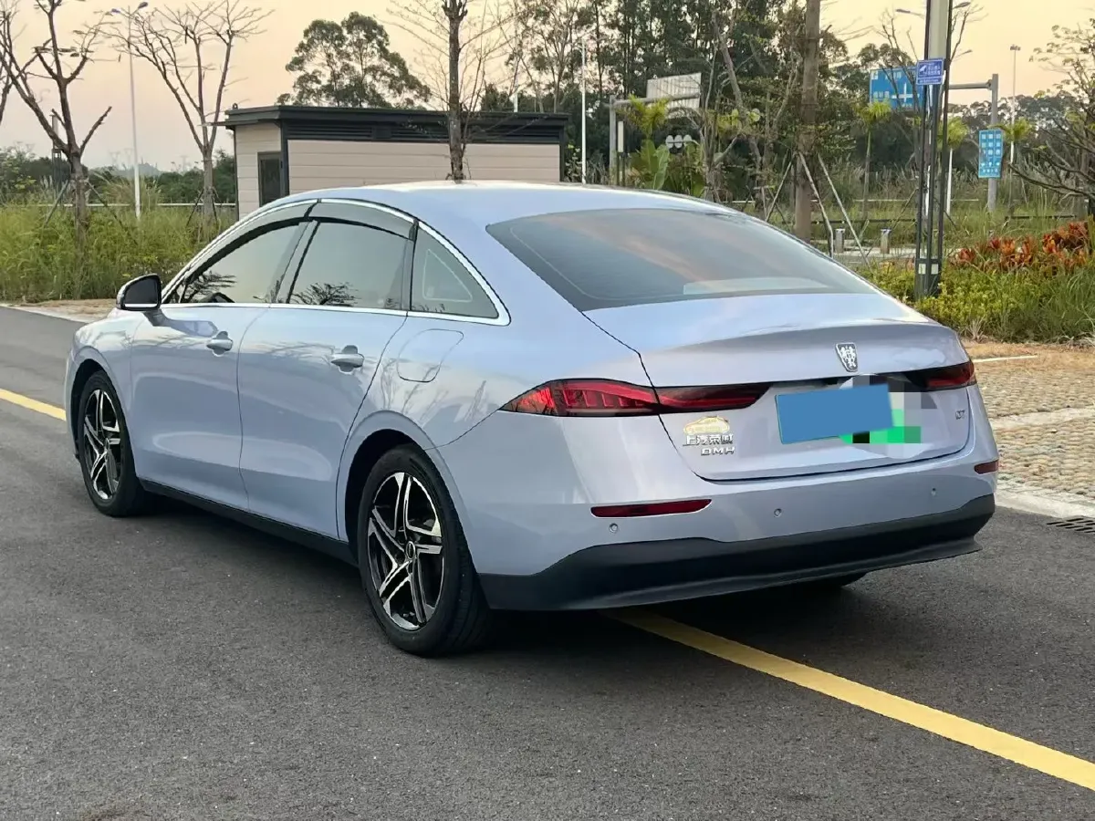 2023 Roewe D7 1.5L 112HP L4 1DHT PHEV 21.4KWH,autocango,china used car exporter,china ev exporter,chinese used car exporter,chinese used ev exporter