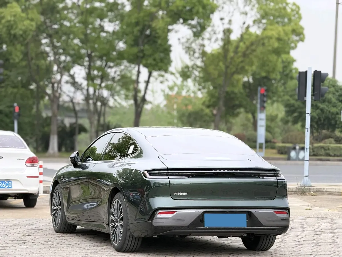 2025 Geely Galaxy Starshine 8 1.5T 163HP L4 3DHT PHEV 27.69KWH,autocango,china used car exporter,china ev exporter,chinese used car exporter,chinese used ev exporter