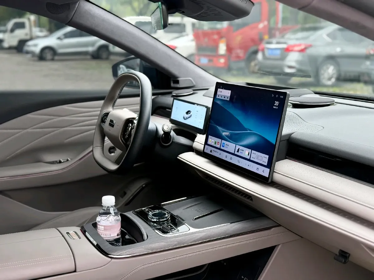 2025 Geely Galaxy Starshine 8 1.5T 163HP L4 3DHT PHEV 27.69KWH,autocango,china used car exporter,china ev exporter,chinese used car exporter,chinese used ev exporter