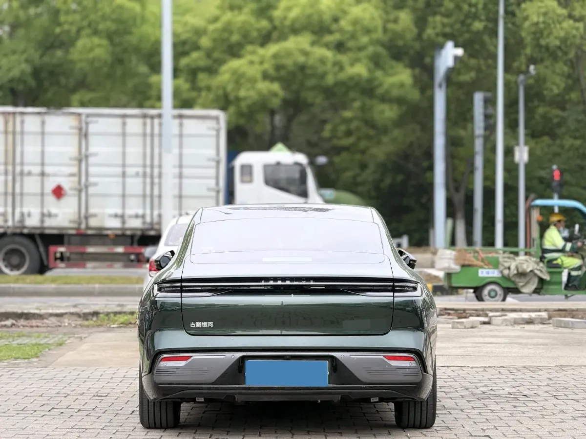 2025 Geely Galaxy Starshine 8 1.5T 163HP L4 3DHT PHEV 27.69KWH,autocango,china used car exporter,china ev exporter,chinese used car exporter,chinese used ev exporter