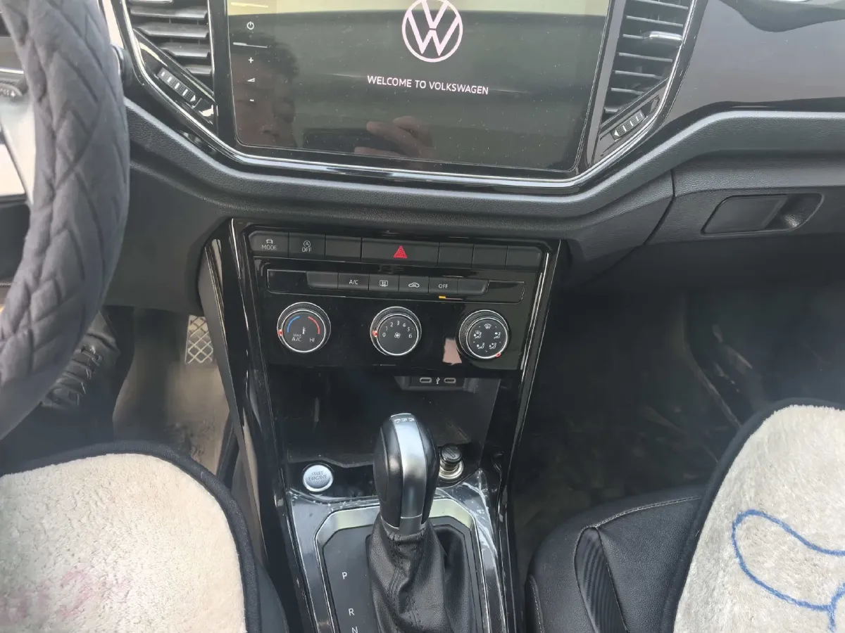 2021 Volkswagen T-Roc 1.4T 150HP L4 7DCT,autocango,china used car exporter,china ev exporter,chinese used car exporter,chinese used ev exporter