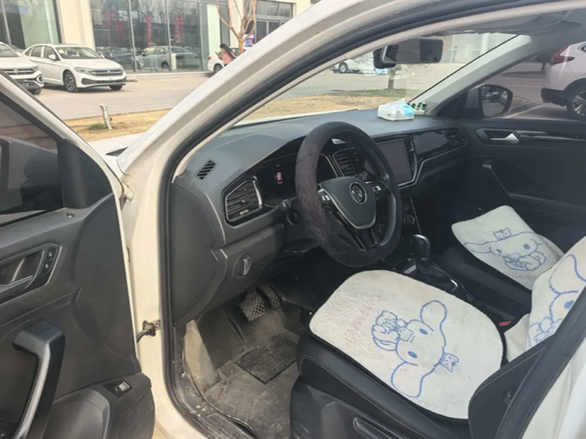 2021 Volkswagen T-Roc 1.4T 150HP L4 7DCT,autocango,china used car exporter,china ev exporter,chinese used car exporter,chinese used ev exporter