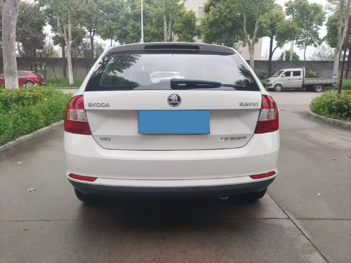 2016 Skoda Rapid Spaceback 1.6L 110HP L4 6AT,autocango,china used car exporter,china ev exporter,chinese used car exporter,chinese used ev exporter
