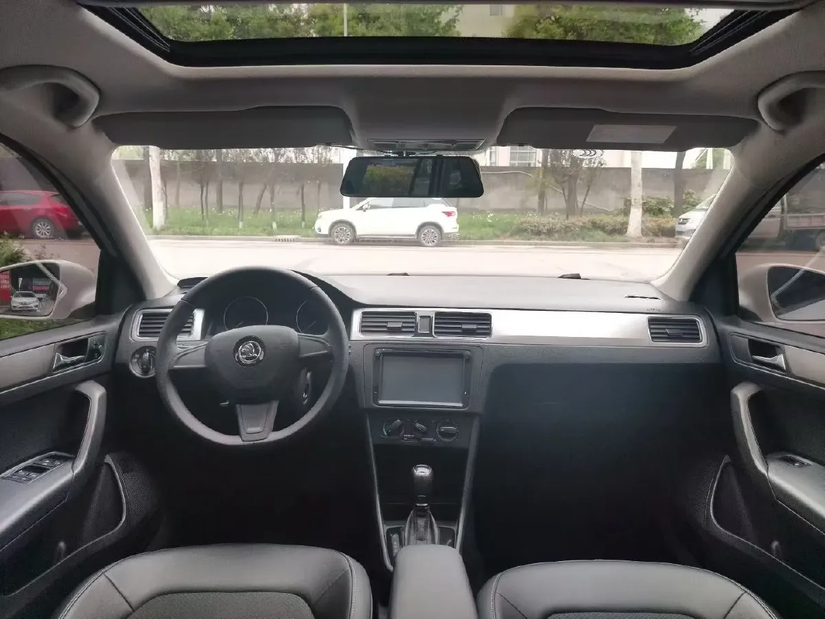 2016 Skoda Rapid Spaceback 1.6L 110HP L4 6AT,autocango,china used car exporter,china ev exporter,chinese used car exporter,chinese used ev exporter