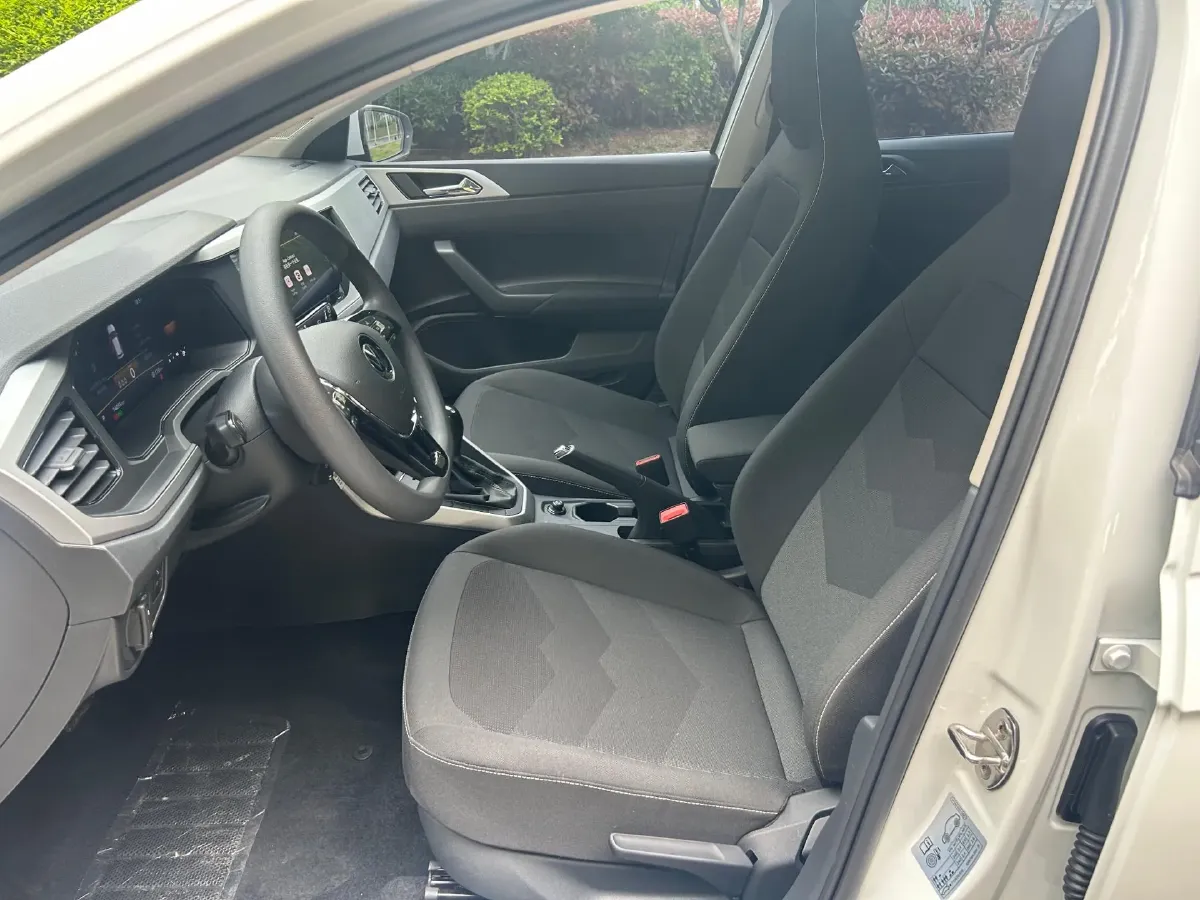 2023 Volkswagen Polo 1.5L 110HP L4 6AT,autocango,china used car exporter,china ev exporter,chinese used car exporter,chinese used ev exporter