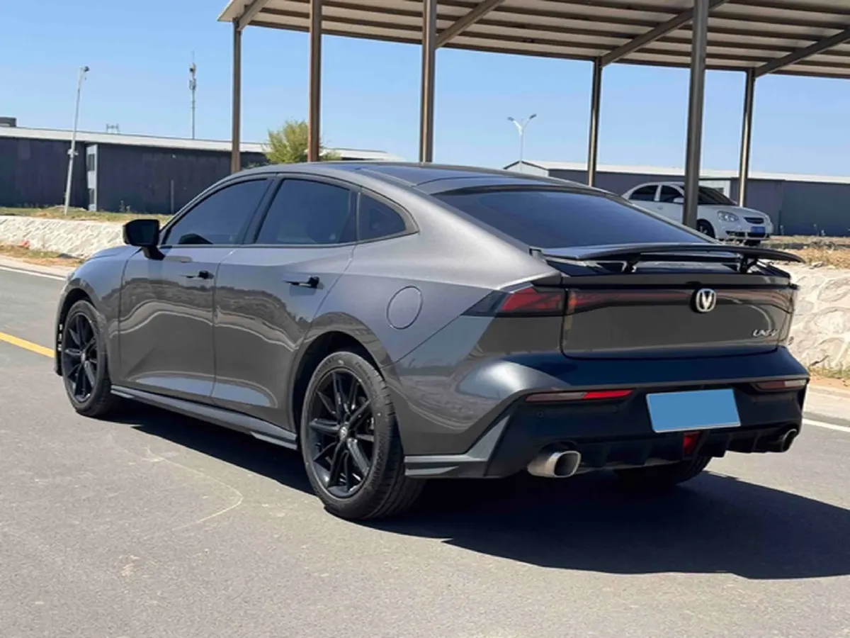 2023 ChangAn UNI-V 1.5T 188HP L4 7DCT,autocango,china used car exporter,china ev exporter,chinese used car exporter,chinese used ev exporter