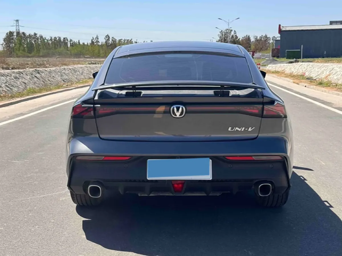 2023 ChangAn UNI-V 1.5T 188HP L4 7DCT,autocango,china used car exporter,china ev exporter,chinese used car exporter,chinese used ev exporter