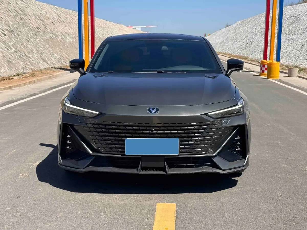2023 ChangAn UNI-V 1.5T 188HP L4 7DCT,autocango,china used car exporter,china ev exporter,chinese used car exporter,chinese used ev exporter