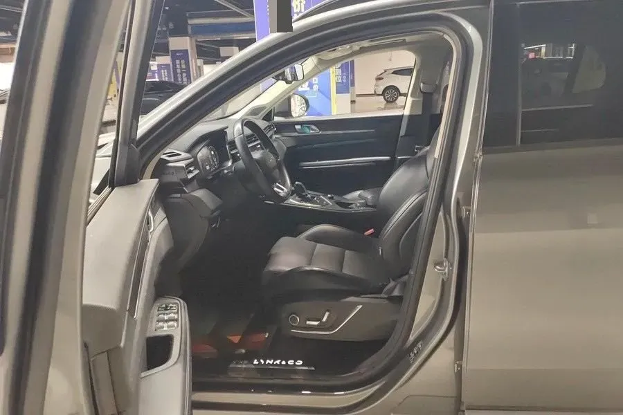 2021 LYNK&CO 01 2.0T 218HP L4 8AT,autocango,china used car exporter,china ev exporter,chinese used car exporter,chinese used ev exporter