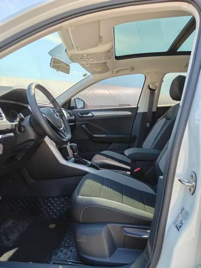 2022 Volkswagen T-Roc 1.4T 150HP L4 7DCT,autocango,china used car exporter,china ev exporter,chinese used car exporter,chinese used ev exporter