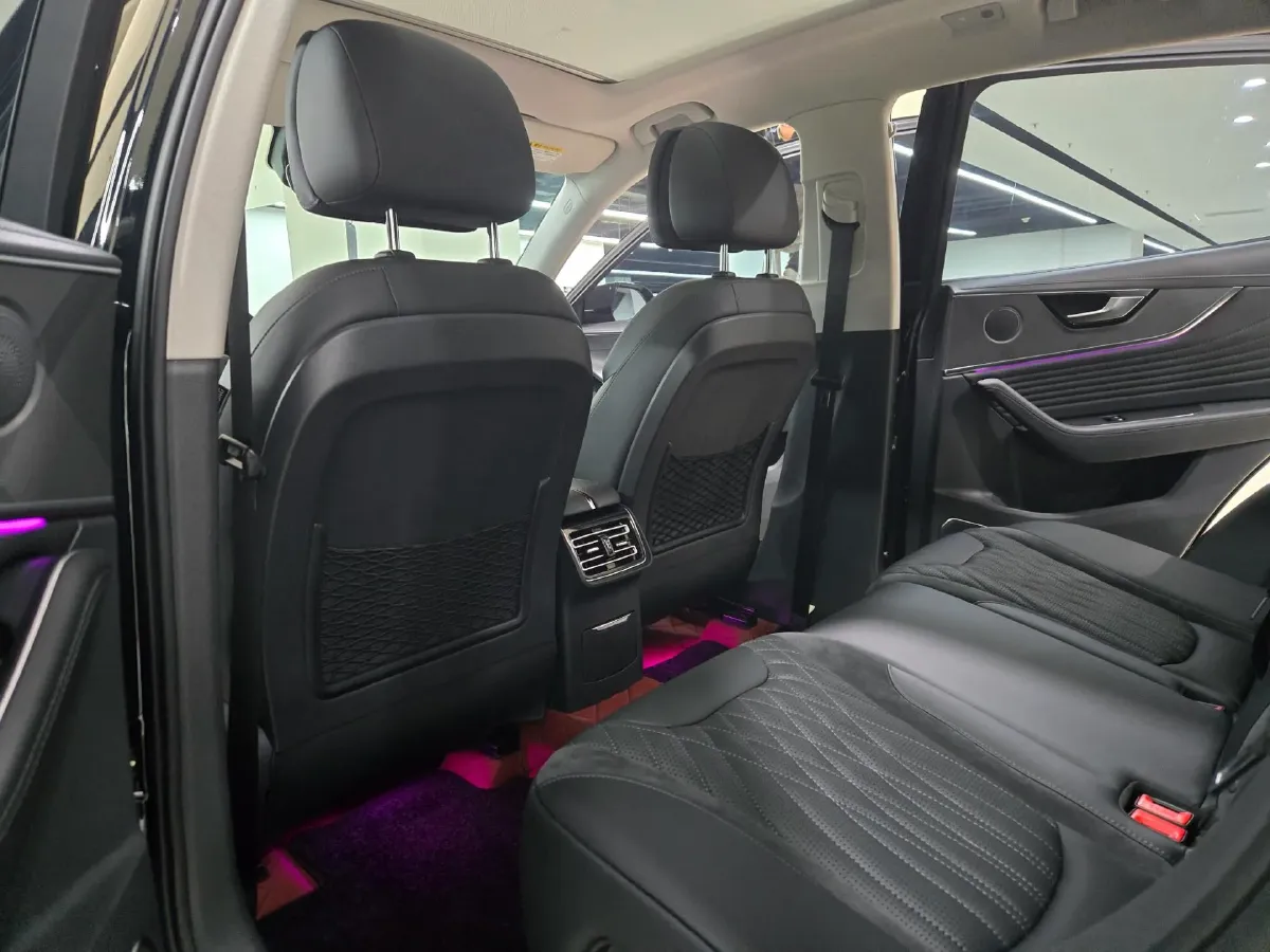 2023 HongQi HS5 2.0T 252HP L4 8AT,autocango,china used car exporter,china ev exporter,chinese used car exporter,chinese used ev exporter