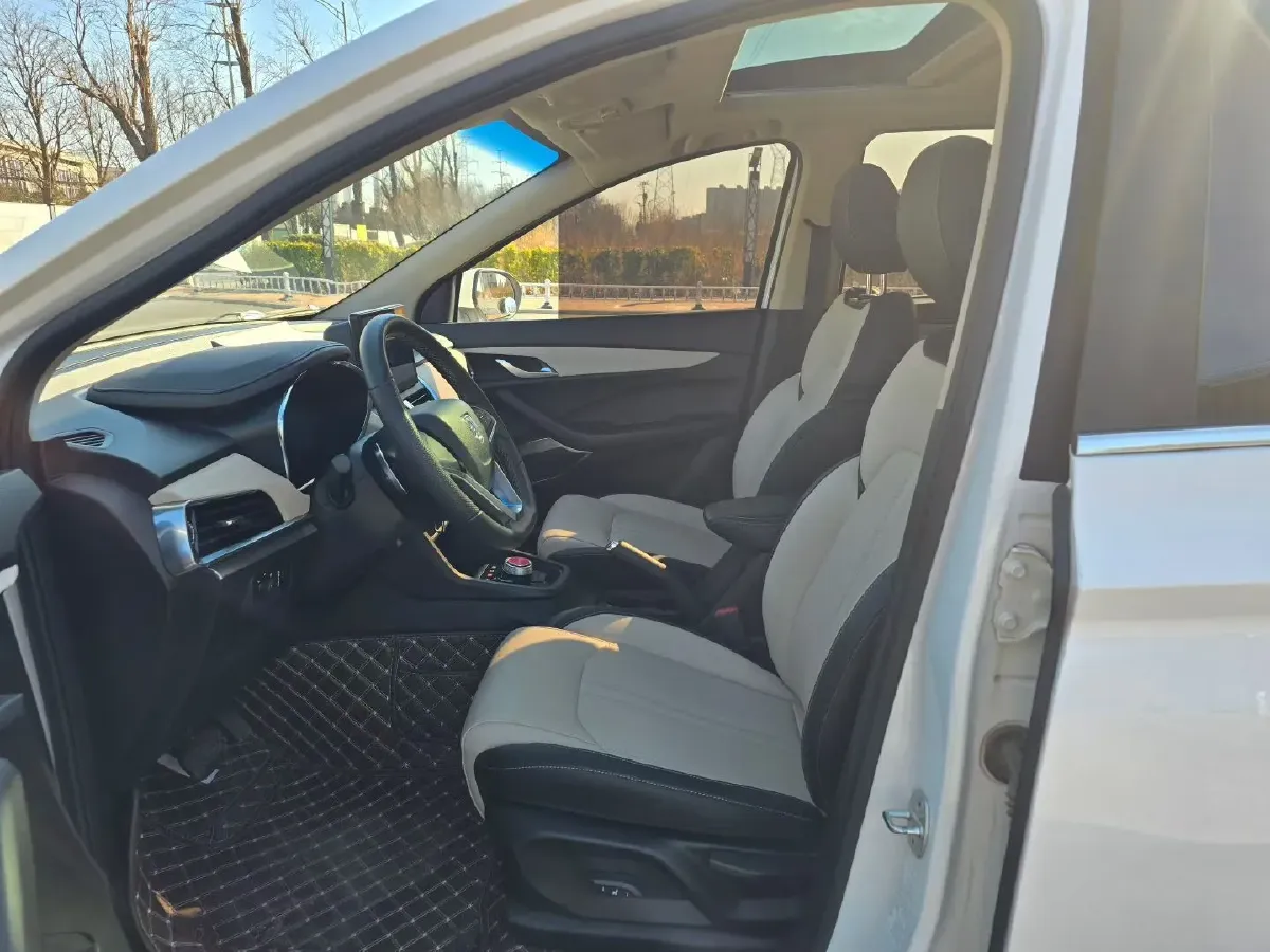 2019 BaoJun 360 1.5L 105HP L4 CVT,autocango,china used car exporter,china ev exporter,chinese used car exporter,chinese used ev exporter