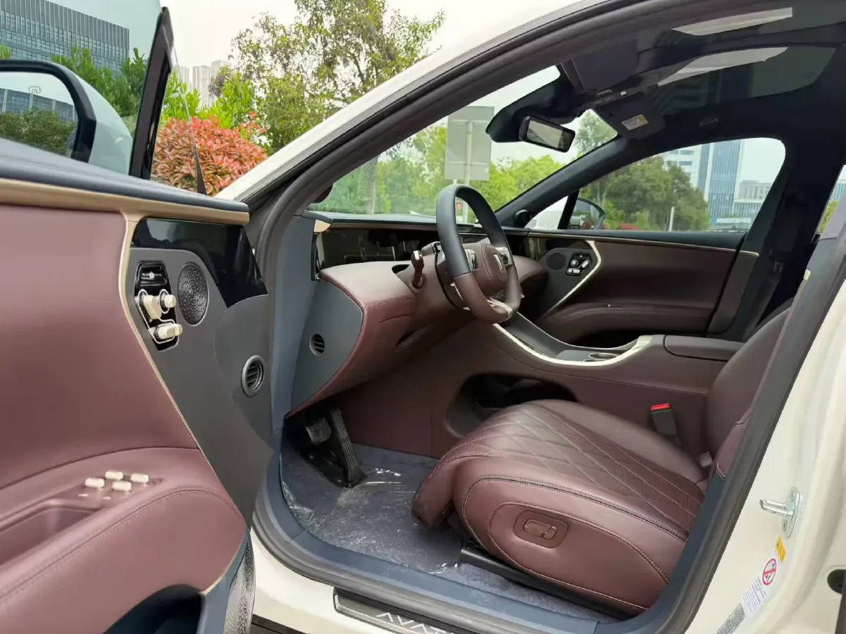 2025 Avatr 11 1.5T 156HP L4 REEV 39.05KWH,autocango,china used car exporter,china ev exporter,chinese used car exporter,chinese used ev exporter