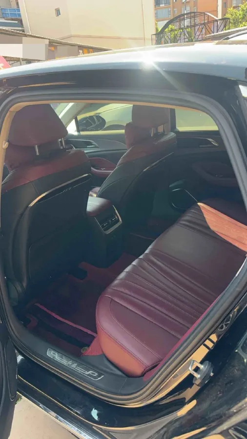 2023 HongQi H5 2.0T 224HP L4 8AT,autocango,china used car exporter,china ev exporter,chinese used car exporter,chinese used ev exporter